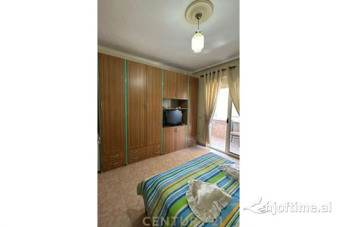 Shtepi me qera Apartament ne Tirane, 2+1, Mobilimi E mobiluar, Pagesa 650  Euro.