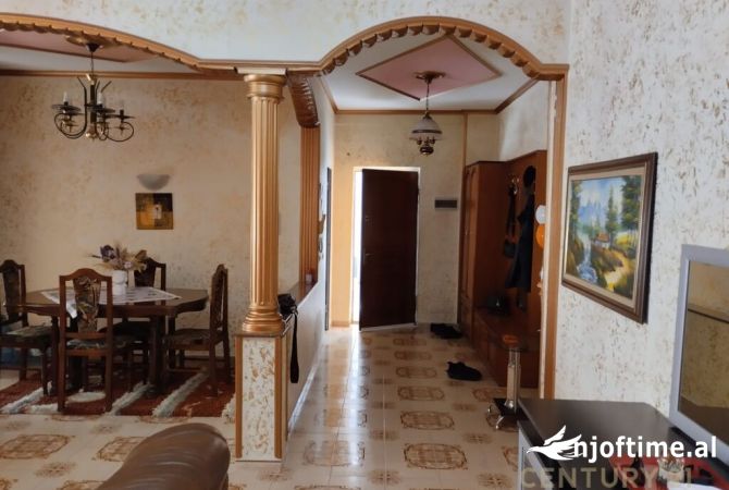 Shtepi me qera Apartament ne Tirane, 2+1, Mobilimi E mobiluar, Pagesa 650  Euro.