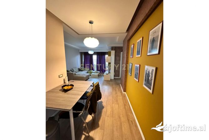 Shtepi me qera Apartament ne Tirane, 2+1, Mobilimi E mobiluar, Pagesa 600  Euro.