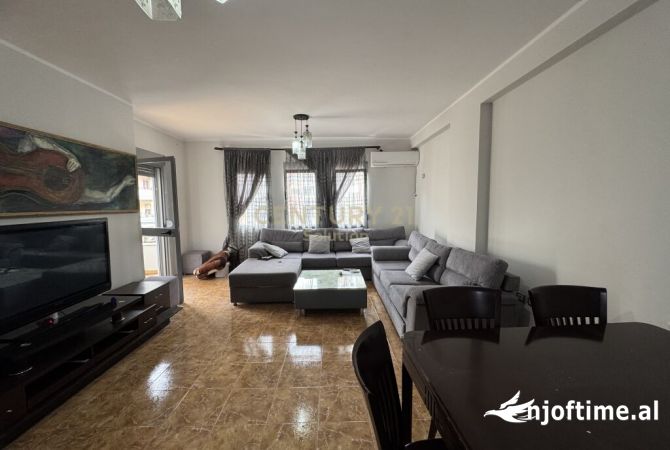 Shtepi me qera 2+1 ne Tirane - 400 Euro