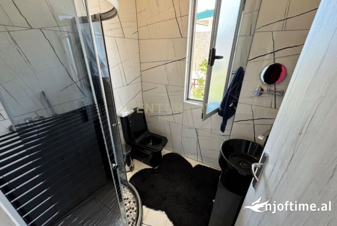 Shtepi ne shitje Apartament ne Tirane, 2+1, Mobilimi E mobiluar, Pagesa 290,000  Euro.