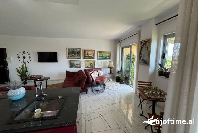 Shtepi ne shitje Apartament ne Tirane, 2+1, Mobilimi E mobiluar, Pagesa 290,000  Euro.