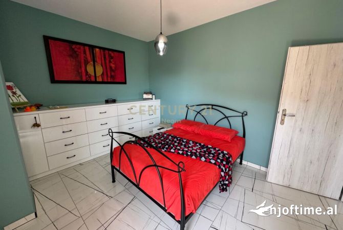 Shtepi ne shitje Apartament ne Tirane, 2+1, Mobilimi E mobiluar, Pagesa 290,000  Euro.