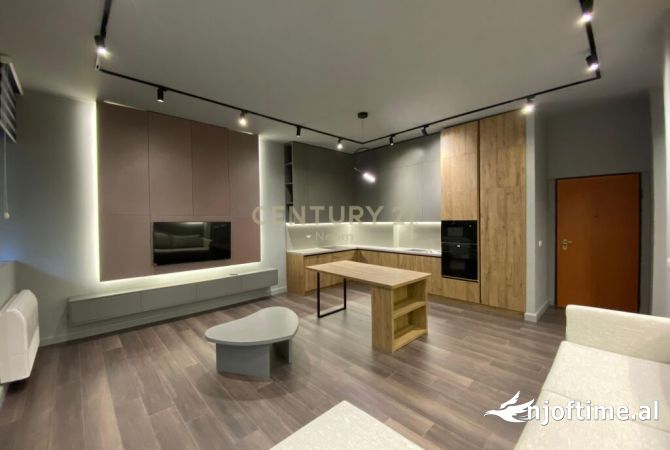 Shtepi me qera 2+1 ne Tirane - 1,000 Euro