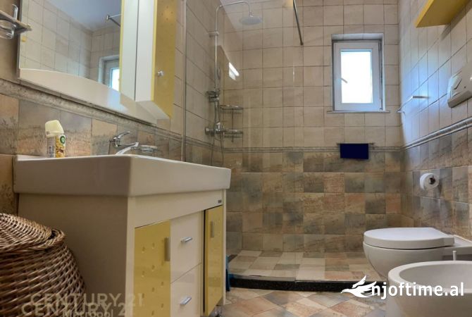 Shtepi me qera 2+1 ne Tirane - 750 Euro
