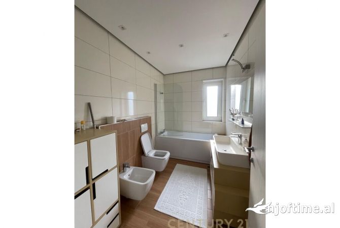 Shtepi ne shitje Apartament ne Tirane, 2+1, Mobilimi E mobiluar, Pagesa 240,000  Euro.