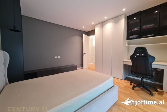Shtepi ne shitje Apartament ne Tirane, 3+1, Mobilimi E mobiluar, Pagesa 486,000  Euro.