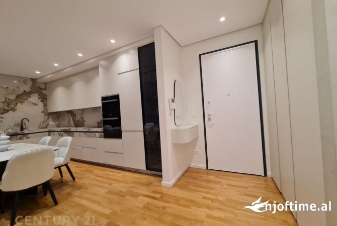 Shtepi ne shitje Apartament ne Tirane, 3+1, Mobilimi E mobiluar, Pagesa 486,000  Euro.