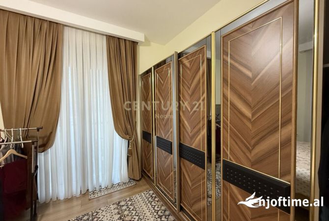 Shtepi ne shitje Apartament ne Tirane, 2+1, Mobilimi E mobiluar, Pagesa 209,000  Euro.