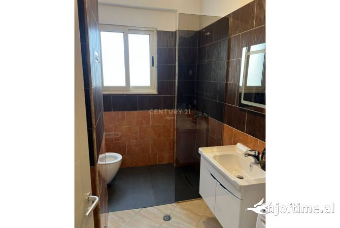 Shtepi me qera Apartament ne Tirane, 2+1, Mobilimi E mobiluar, Pagesa 500  Euro.