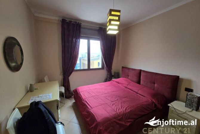 Shtepi me qera Apartament ne Tirane, 2+1, Mobilimi E mobiluar, Pagesa 1,000  Euro.