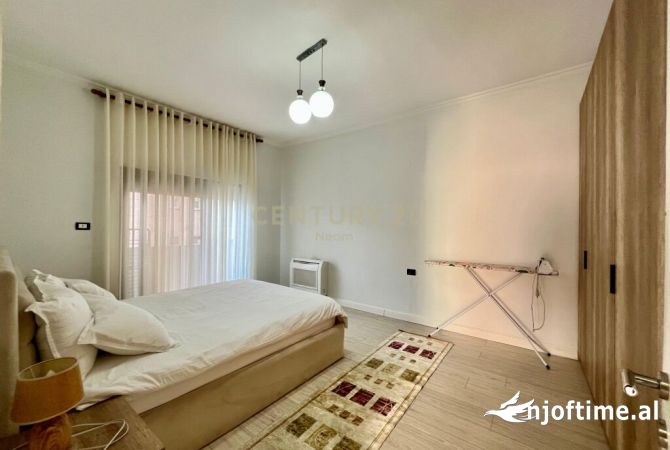 Shtepi me qera Apartament ne Tirane, 2+1, Mobilimi E mobiluar, Pagesa 1,000  Euro.