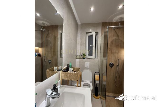 Shtepi me qera Apartament ne Tirane, 1+1, Mobilimi E mobiluar, Pagesa 650  Euro.