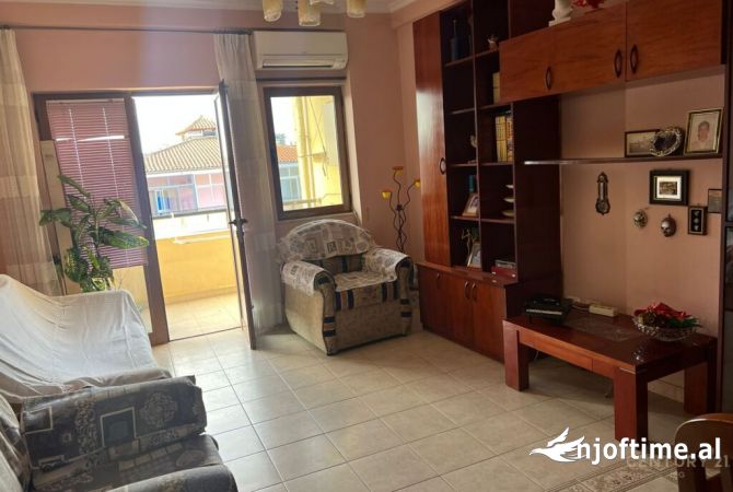 Shtepi me qera 1+1 ne Tirane - 400 Euro