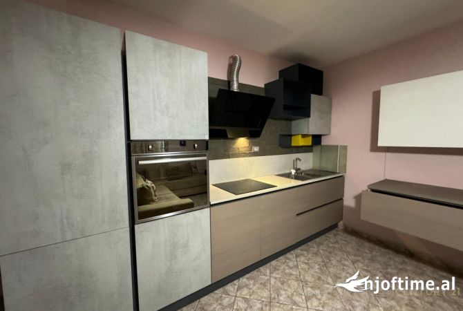 Shtepi me qera 2+1 ne Tirane - 530 Euro