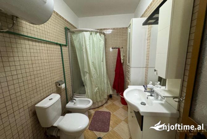 Shtepi me qera Apartament ne Tirane, 2+1, Mobilimi E mobiluar, Pagesa 530  Euro.