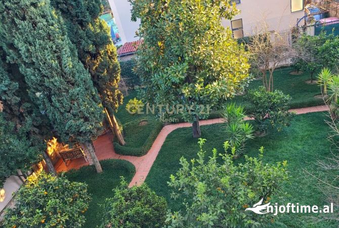 Shtepi me qera Apartament ne Tirane, 3+1, Mobilimi E mobiluar, Pagesa 900  Euro.