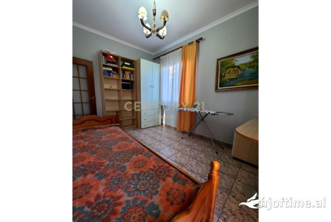 Shtepi me qera Apartament ne Tirane, 3+1, Mobilimi E mobiluar, Pagesa 900  Euro.