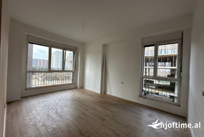Shtepi ne shitje Apartament ne Tirane, 3+1, Mobilimi Bosh, pa mobiluar, Pagesa 230,000  Euro.
