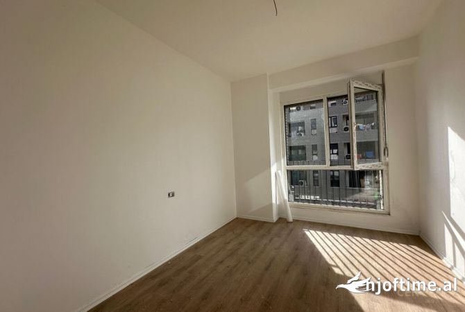 Shtepi ne shitje Apartament ne Tirane, 3+1, Mobilimi Bosh, pa mobiluar, Pagesa 230,000  Euro.