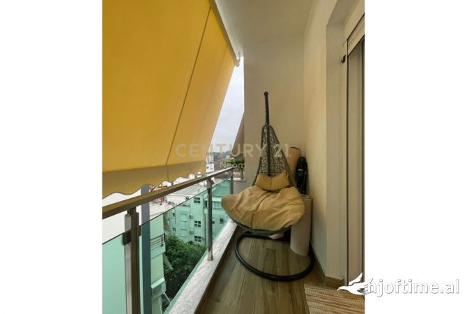 Shtepi ne shitje Apartament ne Tirane, 2+1, Mobilimi E mobiluar, Pagesa 249,000  Euro.