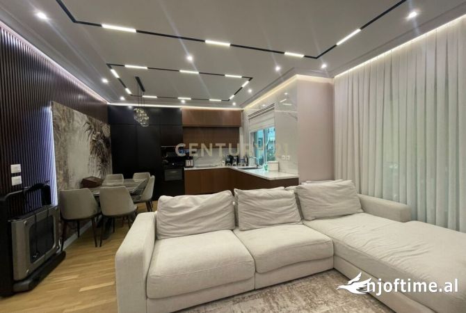 Shtepi ne shitje Apartament ne Tirane, 2+1, Mobilimi E mobiluar, Pagesa 249,000  Euro.