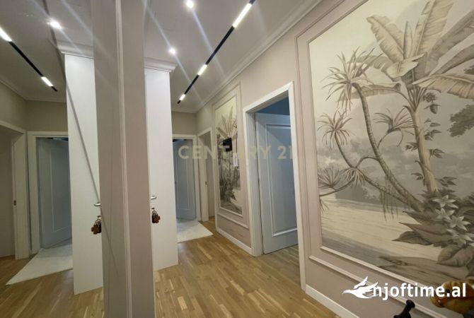 Shtepi ne shitje Apartament ne Tirane, 2+1, Mobilimi E mobiluar, Pagesa 249,000  Euro.