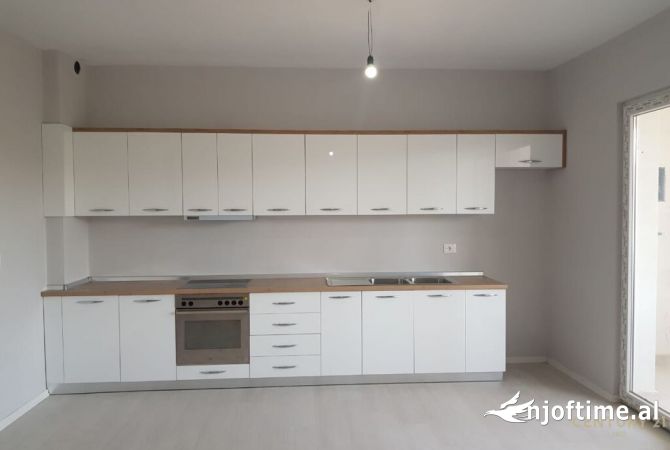 Shtepi me qera 2+1 ne Tirane - 450 Euro