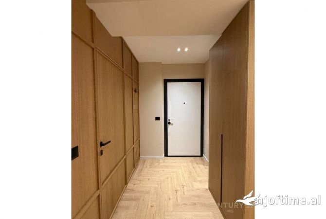 Shtepi ne shitje Apartament ne Tirane, 1+1, Mobilimi E mobiluar, Pagesa 188,000  Euro.