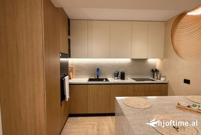 Shtepi ne shitje Apartament ne Tirane, 1+1, Mobilimi E mobiluar, Pagesa 188,000  Euro.