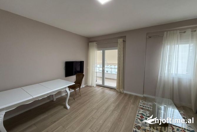 Shtepi me qera 2+1 ne Tirane - 450 Euro