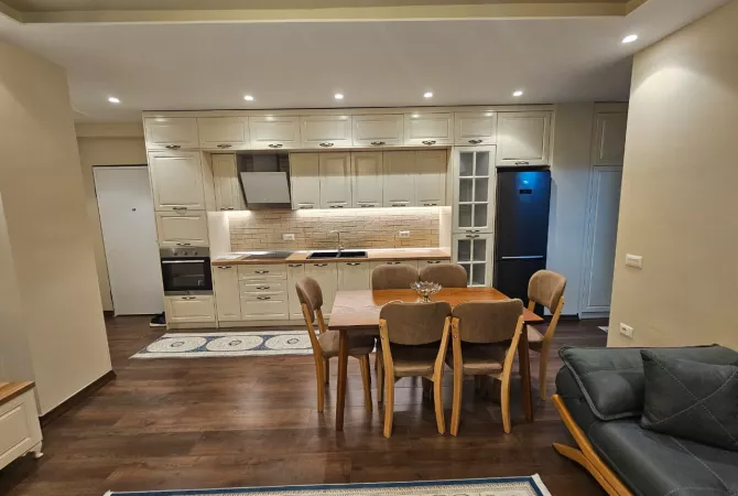 Shtepi me qera 2+1 ne Tirane - 700 Euro