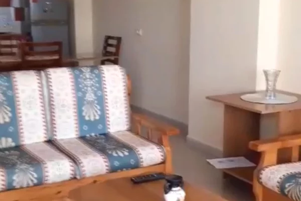 Shtepi me qera 2+1 ne Tirane - 700 Euro