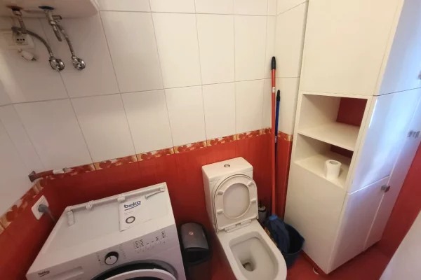 Shtepi me qera Apartament ne Tirane, 2+1, Mobilimi E mobiluar, Pagesa 650  Euro.