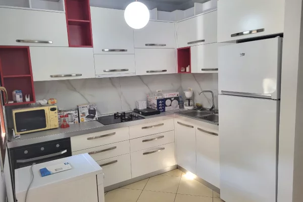 Shtepi me qera Apartament ne Tirane, 2+1, Mobilimi E mobiluar, Pagesa 650  Euro.