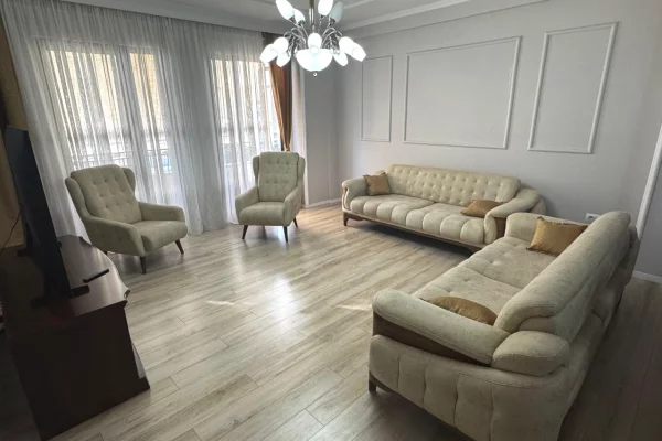 Shtepi me qera 2+1 ne Tirane - 800 Euro