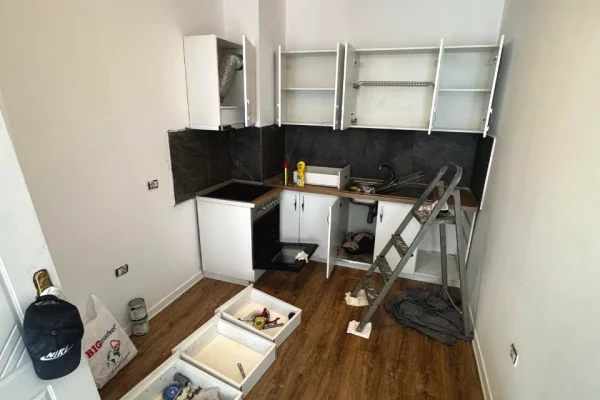 Shtepi me qera Apartament ne Tirane, 1+1, Mobilimi Bosh, pa mobiluar, Pagesa 450  Euro.