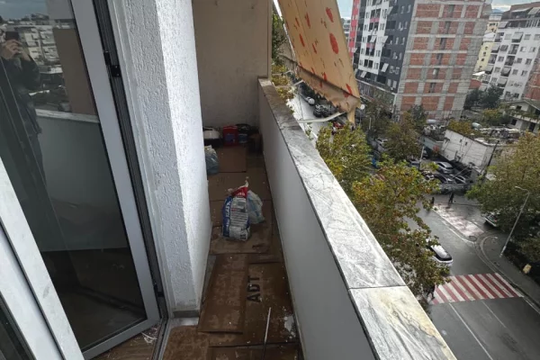 Shtepi me qera Apartament ne Tirane, 1+1, Mobilimi Bosh, pa mobiluar, Pagesa 450  Euro.