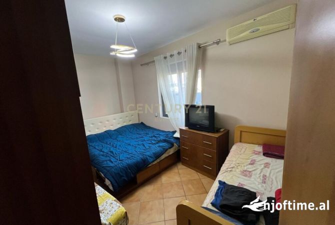 Shtepi me qera Apartament ne Tirane, 1+1, Mobilimi E mobiluar, Pagesa 450  Euro.