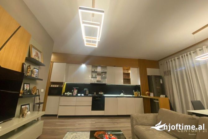 Shtepi ne shitje Apartament ne Tirane, 2+1, Mobilimi E mobiluar, Pagesa 207,000  Euro.
