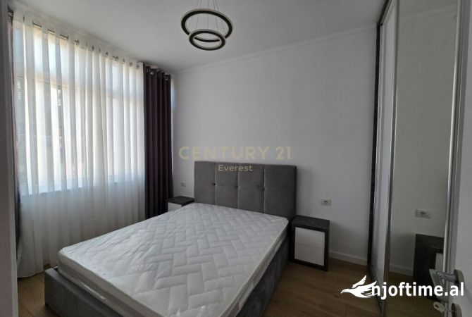 Shtepi ne shitje Apartament ne Tirane, 2+1, Mobilimi Pjeserisht e mobiluar, Pagesa 148,000  Euro.