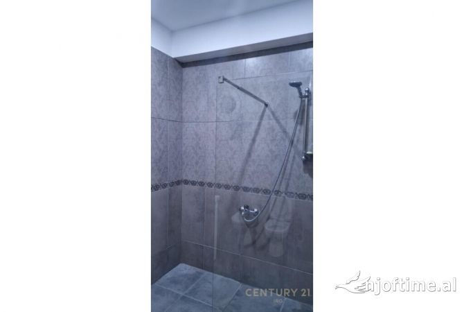 Shtepi me qera Apartament ne Tirane, 2+1, Mobilimi E mobiluar, Pagesa 450  Euro.