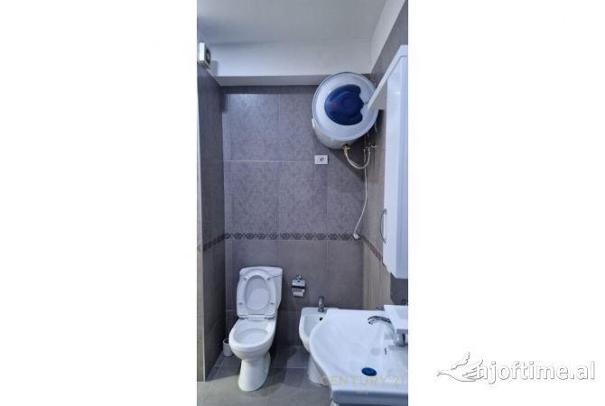 Shtepi me qera Apartament ne Tirane, 2+1, Mobilimi E mobiluar, Pagesa 450  Euro.