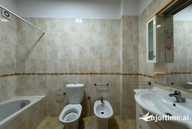 Shtepi me qera Apartament ne Tirane, 2+1, Mobilimi E mobiluar, Pagesa 500  Euro.