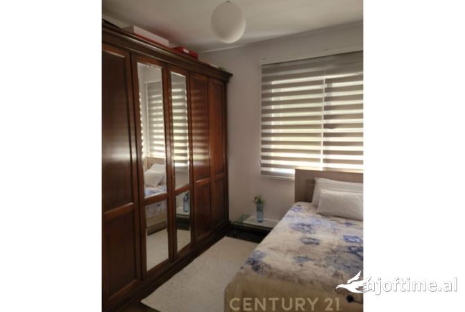 Shtepi ne shitje Apartament ne Tirane, 2+1, Mobilimi E mobiluar, Pagesa 207,000  Euro.