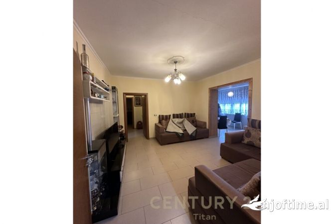 Shtepi me qera 3+1 ne Tirane - 750 Euro