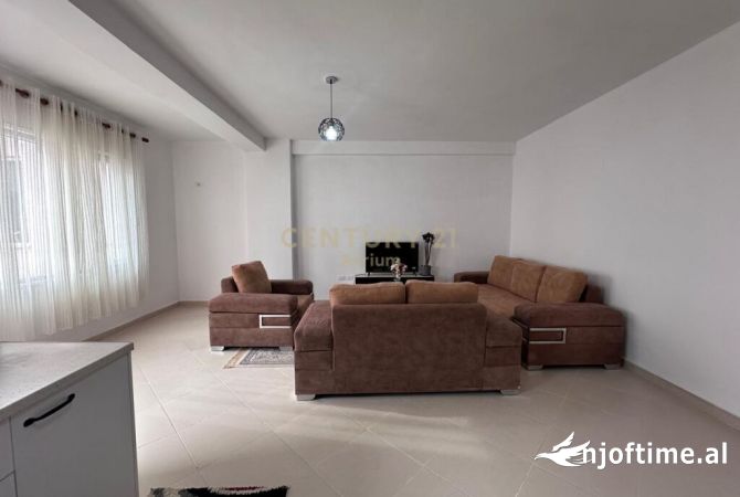 Shtepi me qera 2+1 ne Tirane - 420 Euro