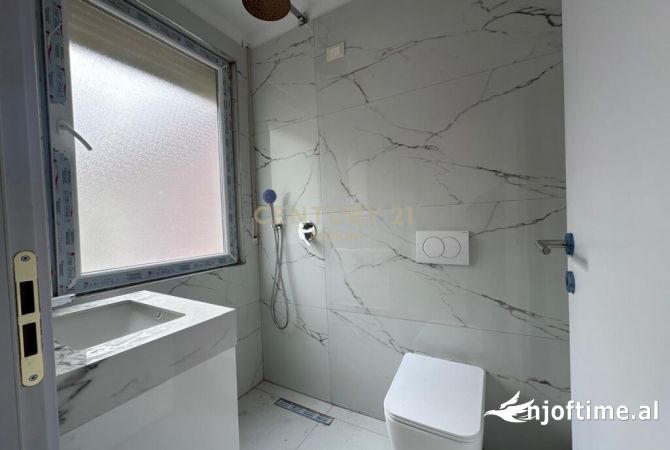 Shtepi me qera Apartament ne Tirane, 2+1, Mobilimi E mobiluar, Pagesa 420  Euro.