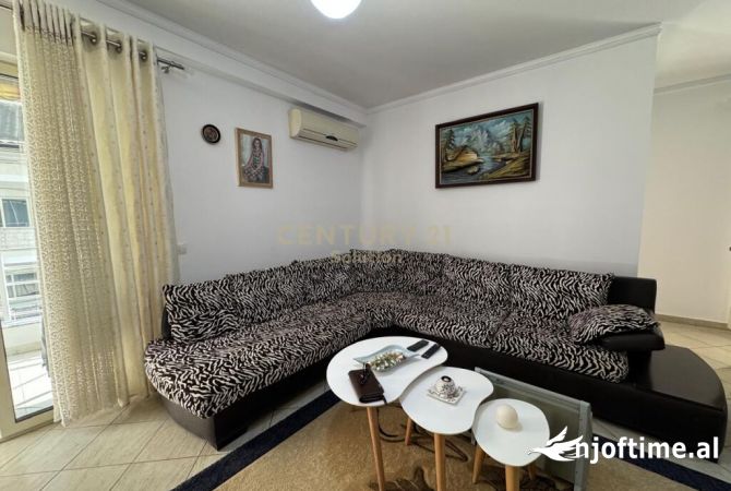 Shtepi me qera 2+1 ne Tirane - 430 Euro