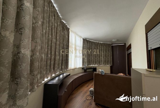 Shtepi me qera Apartament ne Tirane, 2+1, Mobilimi E mobiluar, Pagesa 800  Euro.